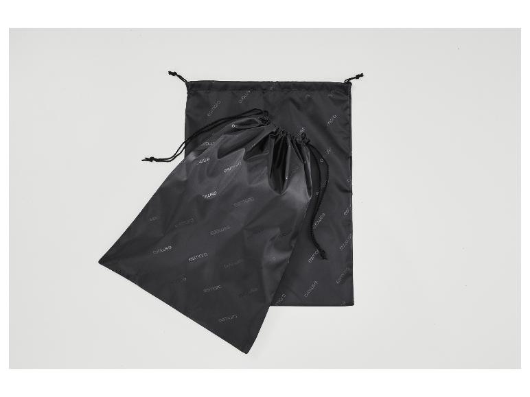 Zwei schwarze Esmara-Aufbewahrungsbeutel mit Kordelzug auf weißem Hintergrund.