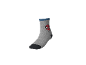 Graue Socke mit Superhelden-Motiv und blauem Bündchen.