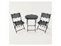 Schwarzes Outdoor-Bistro-Set mit einem runden Tisch und zwei Klappstühlen.