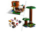 LEGO Minecraft Baumhaus mit Betten, einer Truhe und einer Katze.