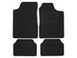 Set mit vier schwarzen Autofußmatten.
