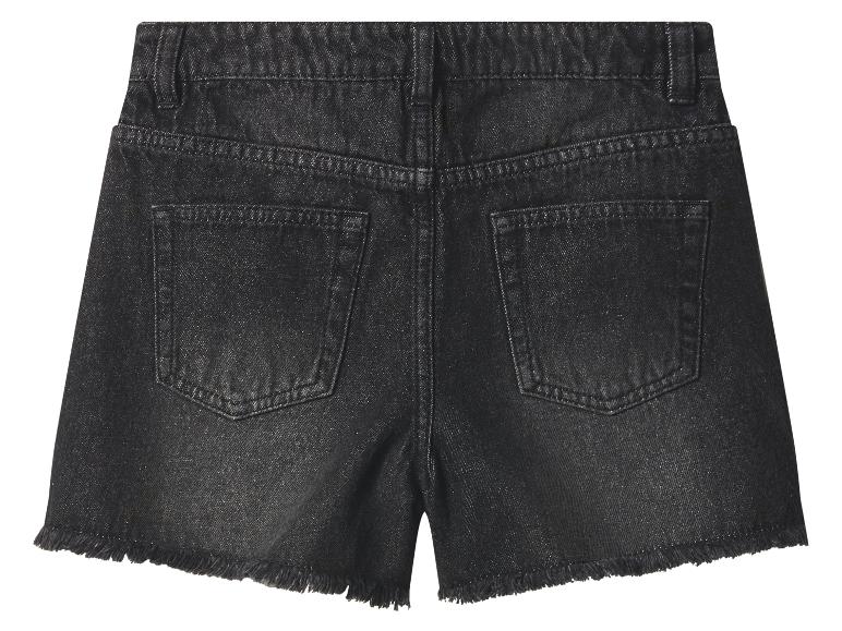 Schwarze Jeans-Shorts mit ausgefranstem Saum, Rückansicht.