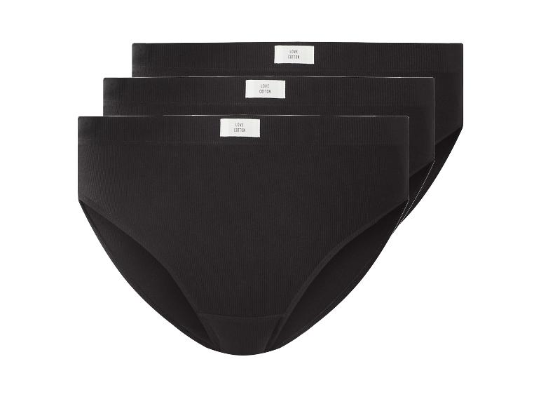 Drei schwarze, gerippte Baumwollslips mit „LOVE COTTON“-Schriftzug am Bund.