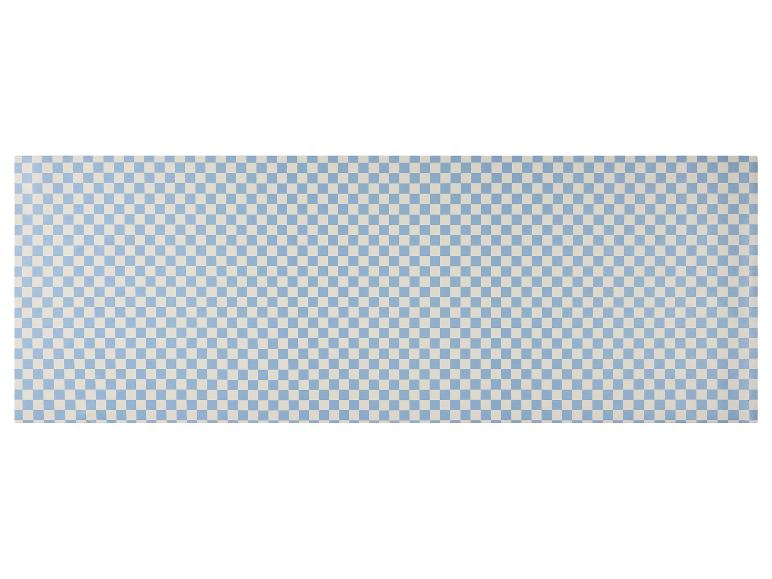 Rechteckige Küchenmatte mit blau-weißem Karomuster.