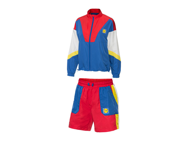 Lidl Sportanzug mit blauer Windjacke und roter Hose im Retro-Stil.