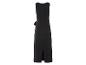 Langes schwarzes Kleid, ärmellos, offener Rücken.