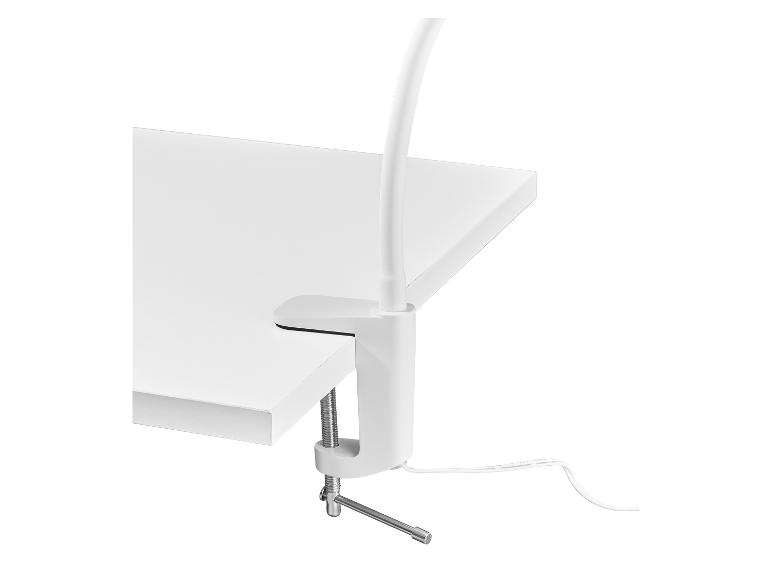 Weiße Klemm-Schreibtischlampe an einem weißen Tisch befestigt