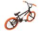 Schwarzes BMX-Fahrrad mit orangefarbenen Reifen und Griffen