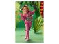 Rosa Kinder-Trainingsanzug mit Dinosaurier- und Welpenmotiv, in Dschungelkulisse.