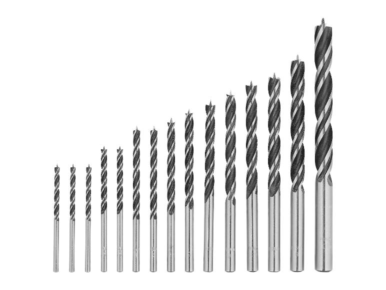 Satz Spiralbohrer in verschiedenen Größen.