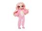 Rainbow High Puppe mit rosa Haaren, in einem rosa flauschigen Pyjama mit „RH“-Logo.