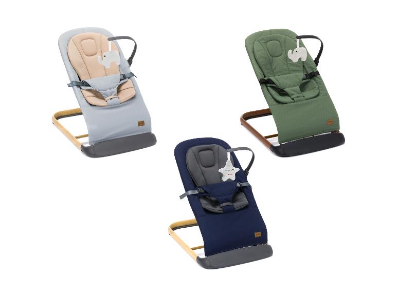 Drei Babywippen in Hellblau, Grün und Marineblau.