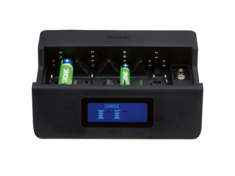 TRONIC Akkuladegerät mit zwei grünen wiederaufladbaren Batterien und Digitalanzeige