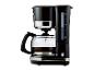 Schwarze Kaffeemaschine mit Glaskanne und beleuchtetem Einschaltknopf.