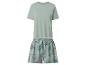 Damen-Sommerpyjama mit mintgrünem T-Shirt und Shorts mit Blumenmuster.