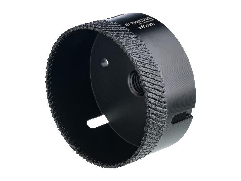 Schwarze Lochsäge mit 83 mm Durchmesser und gezacktem Rand.