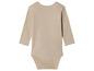Ein beiger Babybody mit langen Ärmeln.