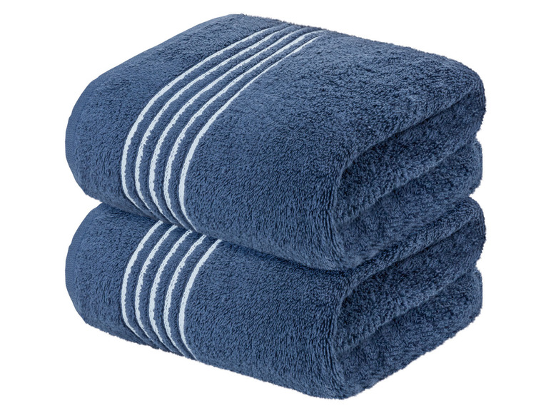 Zwei blaue Handtücher mit weißen Streifen, gefaltet.
