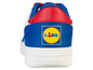 Weiße Sneaker mit blauer und roter Oberseite und dem Lidl-Logo.