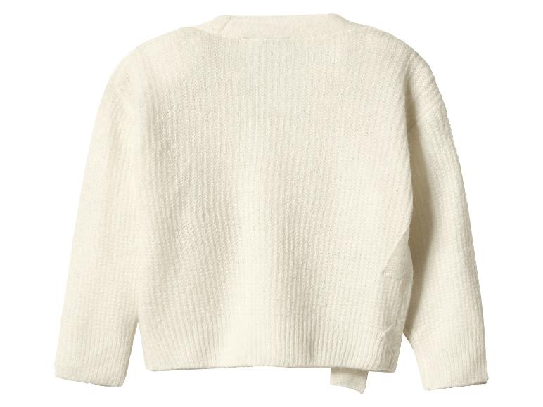 Rückseite eines cremeweißen Strickpullovers mit geripptem Saum