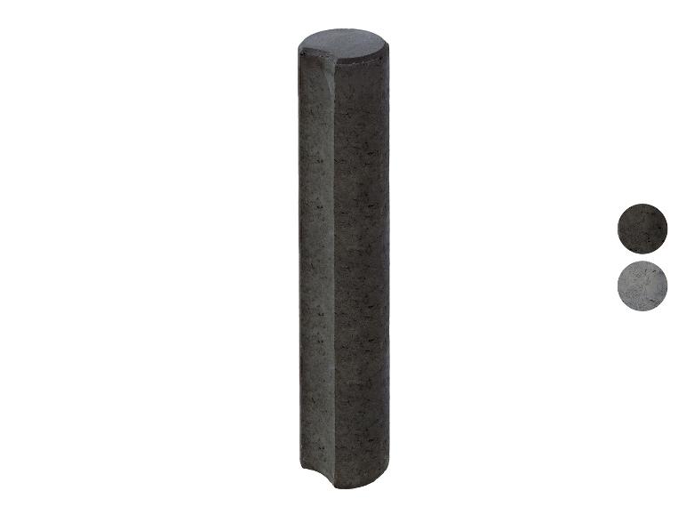 Dunkelgrauer Betonpfosten mit flacher Oberseite und leicht abgerundeter Unterseite, mit Farbmustern.