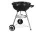 Schwarzer Holzkohlegrill mit verchromtem Rost und Rädern