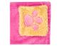 Rosa flauschiger Stoff mit gelbem Pfotenabdruck-Patch