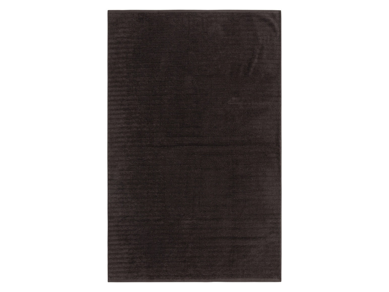 Ein dunkelgraues Handtuch mit gerippter Textur.
