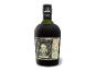 Flasche dunkler Rum mit Etikett, das einen Mann und den Text „Reserva Exclusiva“ zeigt.