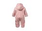 Rosa Baby-Overall aus Wolle mit Kapuze, Rückansicht.