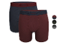 Zwei Herren-Boxershorts, eine marineblau und eine bordeauxrot, mit kontrastierenden Bündchen.