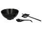 Schwarzes Ramen-Geschirrset: Schale, Löffel, Essstäbchen und Ablage.
