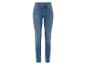 Eine blaue Skinny Jeans für Frauen.