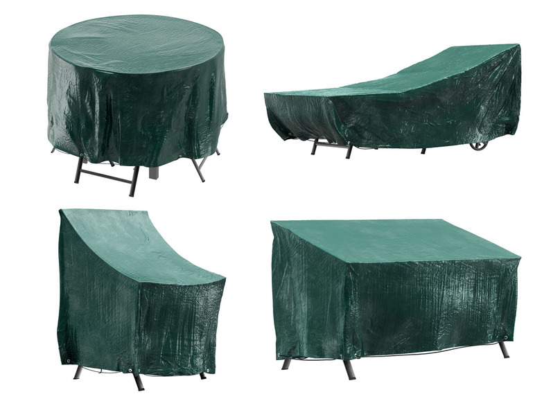 Grüne Schutzhüllen für einen runden Tisch und Stühle.