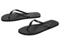 Zwei Paar schwarze Havaianas Flip-Flops.
