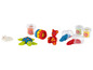 Play-Doh Spielzeug mit einem Teddybären, einer Schildkröte, einem Hasen und Play-Doh-Dosen