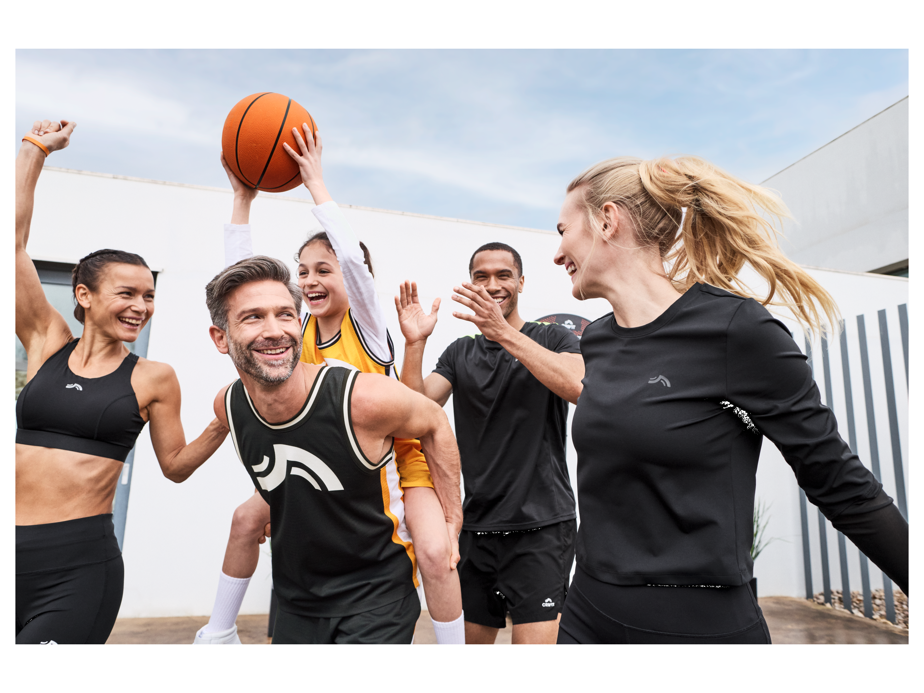 Thumbnail - CRIVIT Kinder Funktionsshorts, mit seitlichen Eingrifftaschen (Schwarz, 134/140)