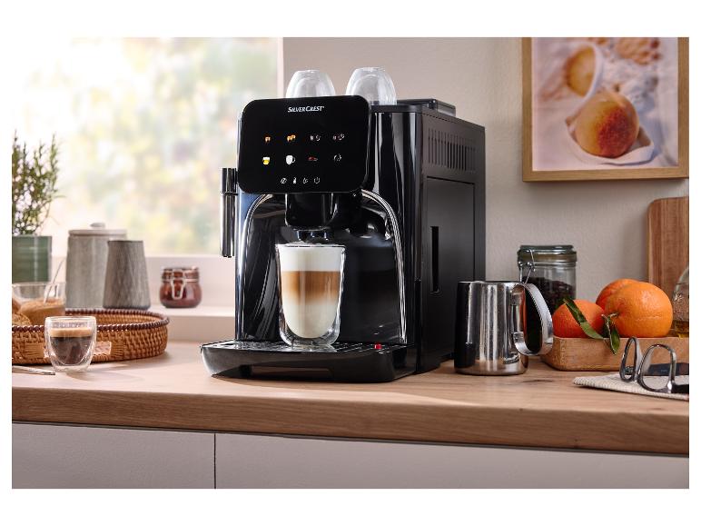 SilverCrest Espressomaschine, Cappuccino und Espresso in moderner Küche.