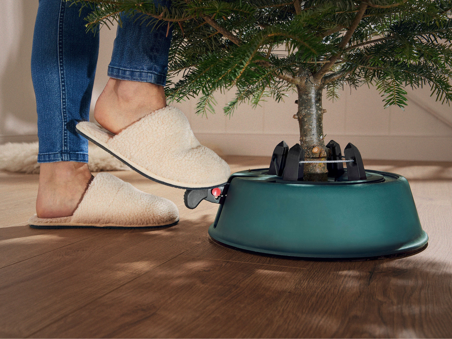 LIVARNO home Weihnachtsbaumständer, mit Fußhebel | LIDL