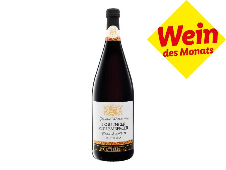 Flasche Rotwein „Trollinger mit Lemberger“ mit dem Etikett „Wein des Monats“.