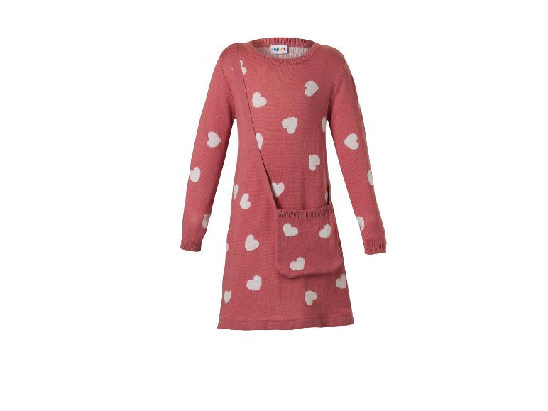 Kinderstrickkleid in Rosa mit weißen Herzen und Tasche.