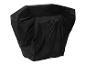 Schwarze Grillabdeckung zum Schutz vor Witterungseinflüssen.