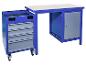 Blaue Werkbank mit Schubladen und Schrank, auf Rollen