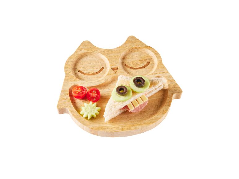 Sandwich, Gemüse und Bambusteller in Eulenform für Kinder.