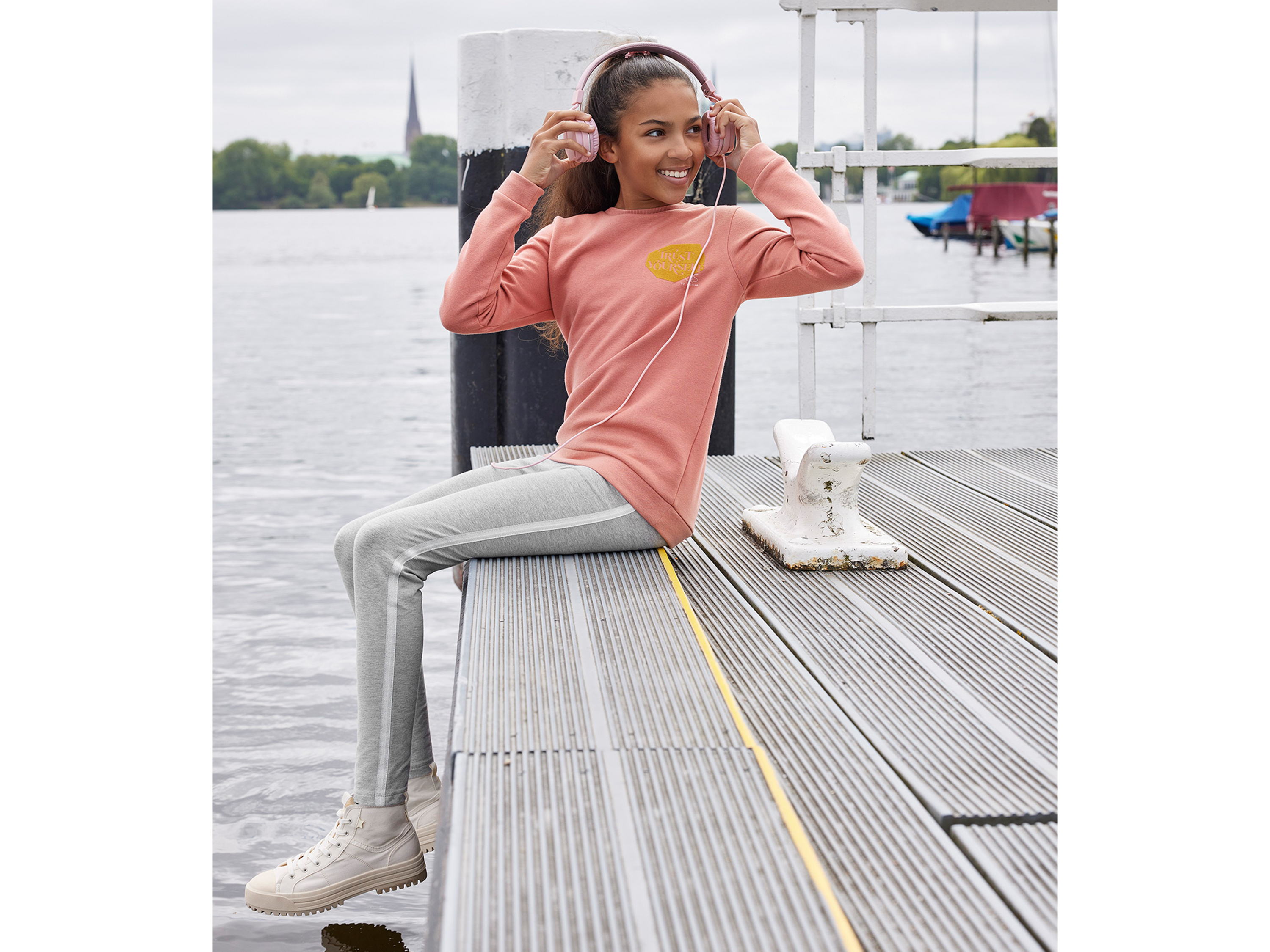 Thumbnail - QS by s.Oliver Kinder Sweatshirt (lachs, XL (176))