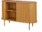 Helles Holz Sideboard mit geriffelten Schiebetüren und Innenregalen.