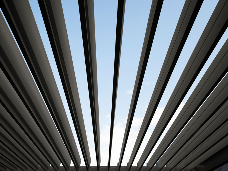 Gehe zu Vollbildansicht: Mirador Pavillon mit Lamellendach aus Alu/Stahl - Bild 44