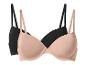 Zwei Push-up-BHs, einer schwarz und einer hautfarben, auf weißem Hintergrund.