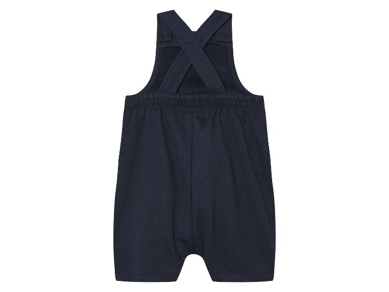 Ein dunkelblauer Strampler mit Trägern für Babys.