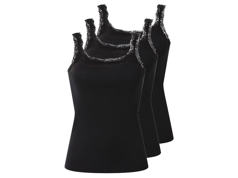 Drei schwarze gerippte Tanktops mit Spitzenbesatz